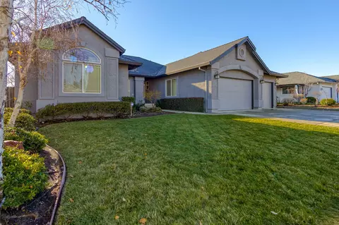 1011 Rollingview Dr, Redding, CA 96003 photo 1