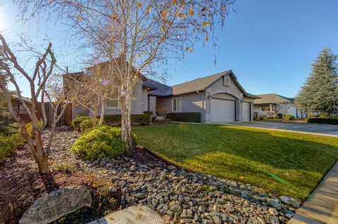 1011 Rollingview Dr, Redding, CA 96003 photo 4