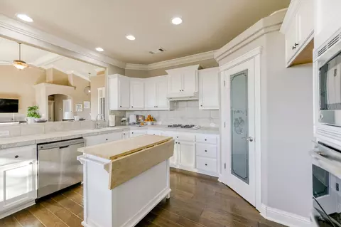 1011 Rollingview Dr, Redding, CA 96003 photo 18