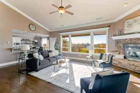 1011 Rollingview Dr, Redding, CA 96003 photo 8