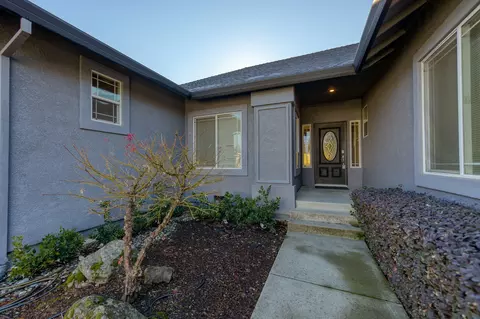 1011 Rollingview Dr, Redding, CA 96003 photo 7