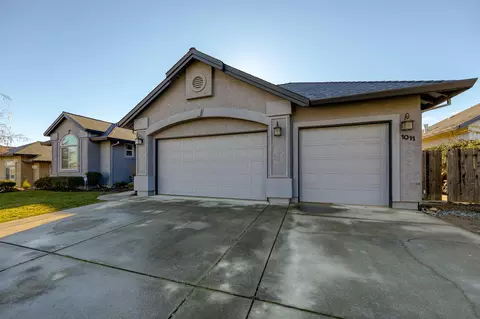 1011 Rollingview Dr, Redding, CA 96003 photo 5