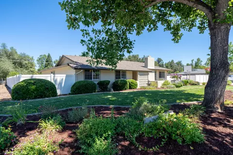 4759 Alta Rico Dr, Redding, CA 96002 photo 3