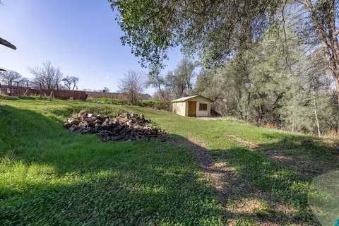 2155 Old Oregon Trl, Redding, CA 96003 photo 2