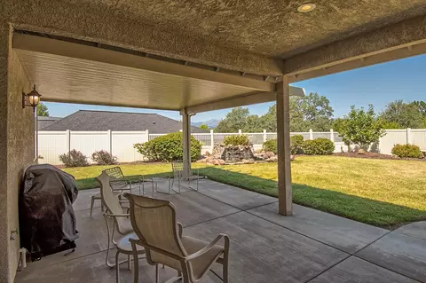 596 El Mango Dr, Redding, CA 96003 photo 41
