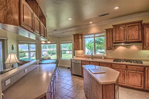 596 El Mango Dr, Redding, CA 96003 photo 18