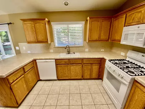 7248 Platinum Way, Redding, CA 96001 photo 3