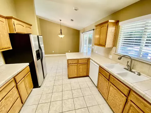 7248 Platinum Way, Redding, CA 96001 photo 12