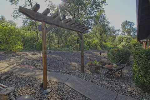 8489 Valley View Rd, Redding, CA 96001 photo 8