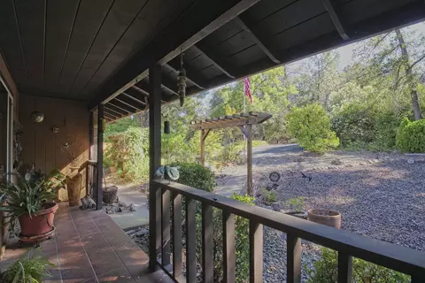 8489 Valley View Rd, Redding, CA 96001 photo 7