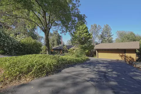 8489 Valley View Rd, Redding, CA 96001 photo 5