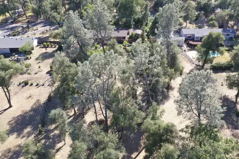 8489 Valley View Rd, Redding, CA 96001 photo 57