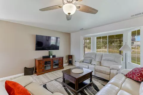20121 Barn Owl Dr, Redding, CA 96002 photo 5