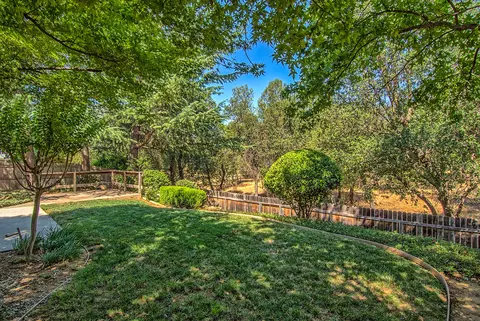 1341 Edgewood Dr, Redding, CA 96003 photo 16