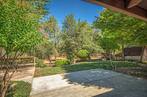 1341 Edgewood Dr, Redding, CA 96003 photo 18