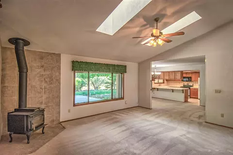 1341 Edgewood Dr, Redding, CA 96003 photo 4