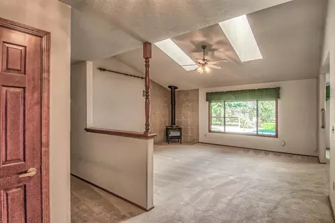 1341 Edgewood Dr, Redding, CA 96003 photo 3