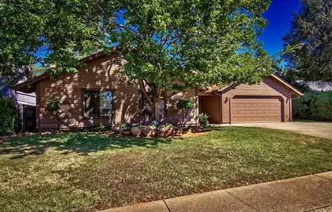 1341 Edgewood Dr, Redding, CA 96003 photo 1