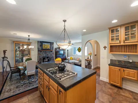 3320 Winding Way, Redding, CA 96003 photo 4