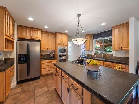 3320 Winding Way, Redding, CA 96003 photo 3