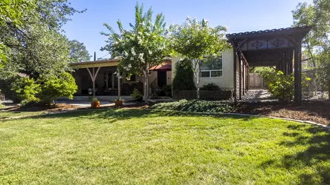 3320 Winding Way, Redding, CA 96003 photo 2