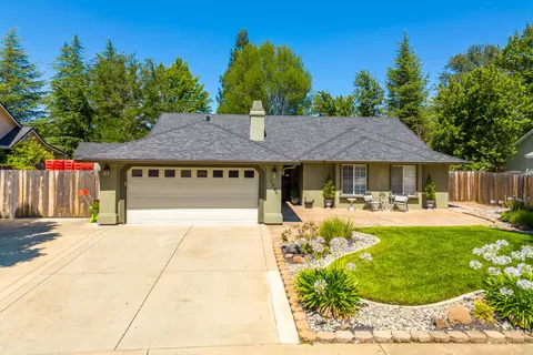 5902 Beaumont Dr, Redding, CA 96003 photo 3