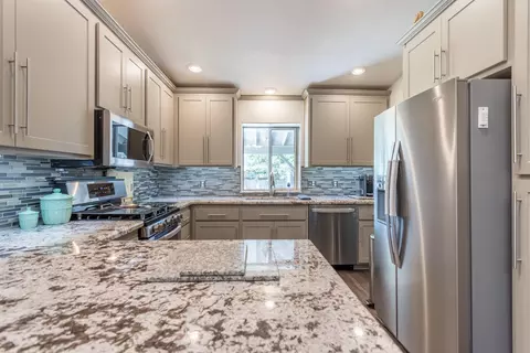 5902 Beaumont Dr, Redding, CA 96003 photo 18