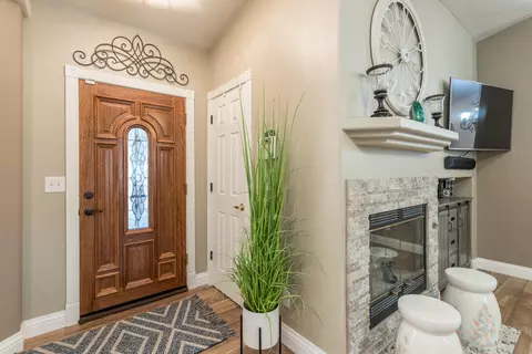 5902 Beaumont Dr, Redding, CA 96003 photo 10
