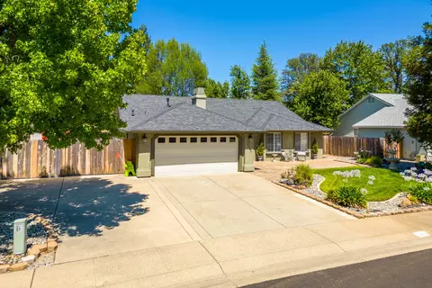 5902 Beaumont Dr, Redding, CA 96003 photo 2