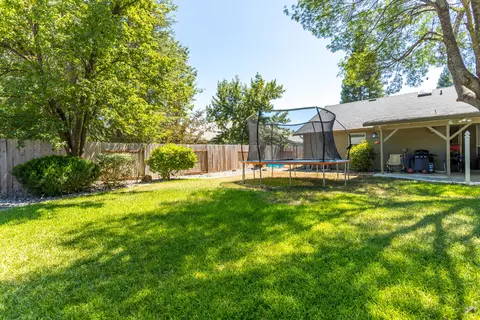 5902 Beaumont Dr, Redding, CA 96003 photo 38