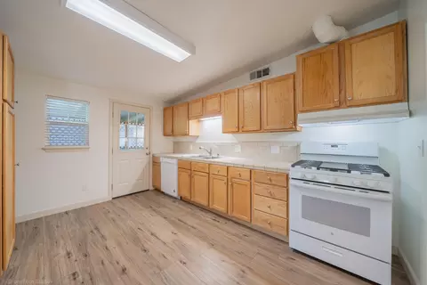 2859 Victor Ave, Redding, CA 96002 photo 12