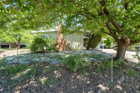 2859 Victor Ave, Redding, CA 96002 photo 3