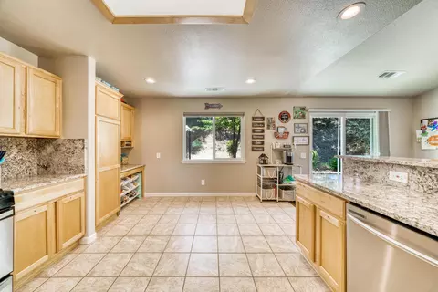 3727 Regatta Ct, Redding, CA 96001 photo 7
