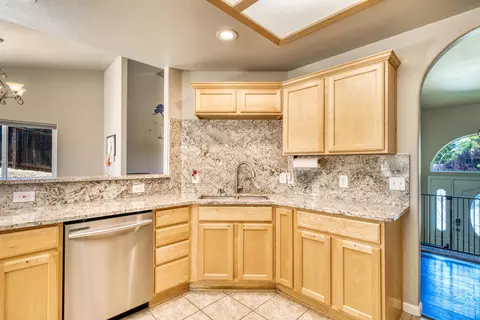3727 Regatta Ct, Redding, CA 96001 photo 5