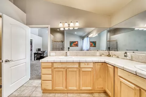 3727 Regatta Ct, Redding, CA 96001 photo 11
