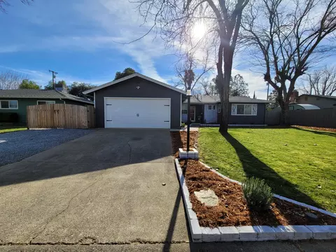 2027 Meadowbrook Dr, Redding, CA 96001 photo 2