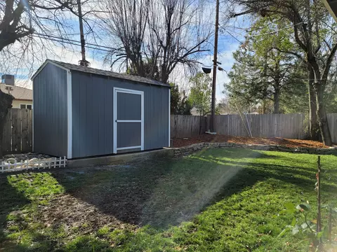 2027 Meadowbrook Dr, Redding, CA 96001 photo 11