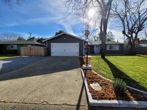 2027 Meadowbrook Dr, Redding, CA 96001 photo 1