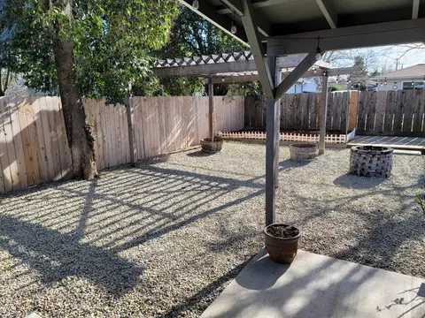 2027 Meadowbrook Dr, Redding, CA 96001 photo 17