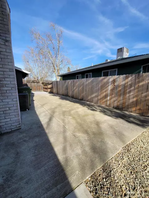 2027 Meadowbrook Dr, Redding, CA 96001 photo 15