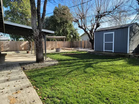 2027 Meadowbrook Dr, Redding, CA 96001 photo 8