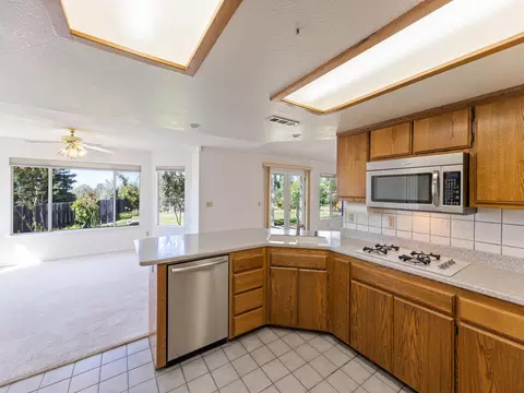 318 River Park Dr, Redding, CA 96003 photo 5