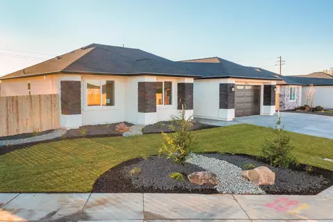 4835 Sierra Ct #LOT 26, Anderson, CA 96007