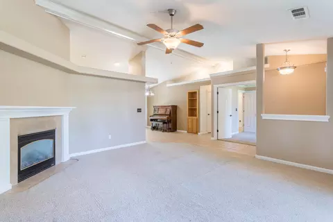 3960 Bristol Dr, Redding, CA 96002 photo 4