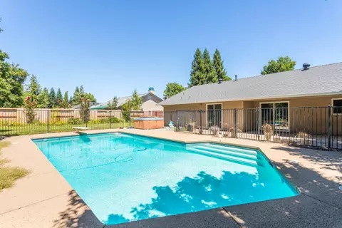 3960 Bristol Dr, Redding, CA 96002 photo 22