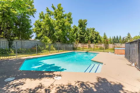 3960 Bristol Dr, Redding, CA 96002 photo 21