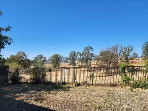 3838 Palm Springs Dr, Redding, CA 96002 photo 4