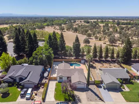 2181 Hemingway St, Redding, CA 96003 photo 4