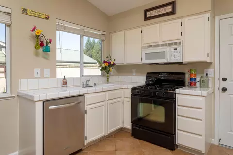 2181 Hemingway St, Redding, CA 96003 photo 23