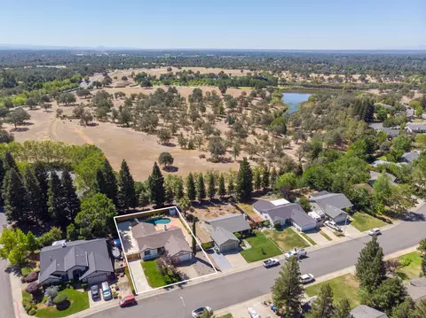 2181 Hemingway St, Redding, CA 96003 photo 2